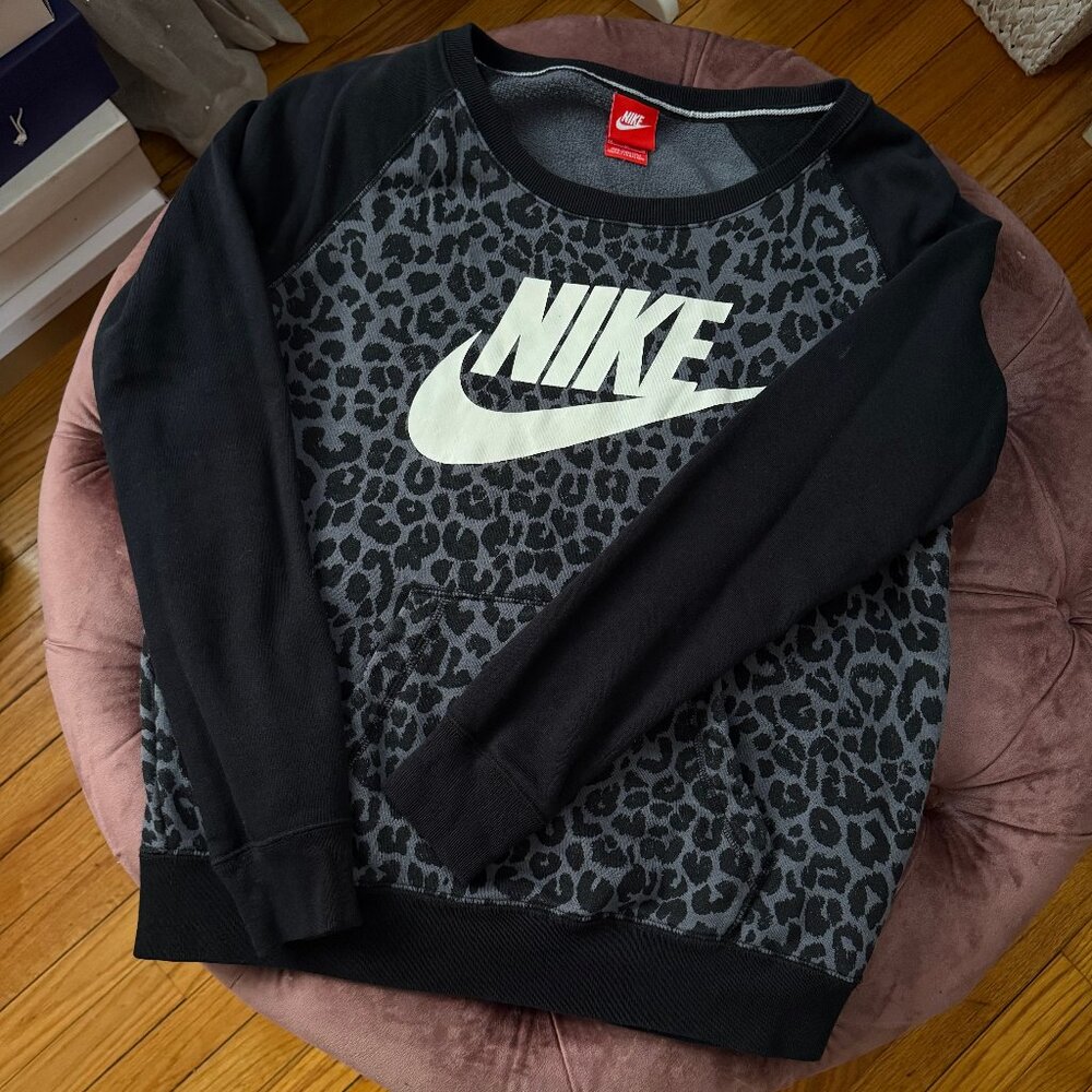 NIKE - WOMENS- LEOPARD PRINT PULLOVER SWEATSHIRT-